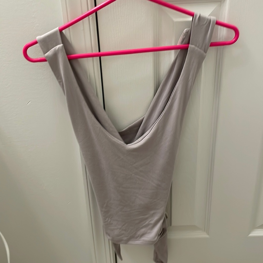 crisscross tie top